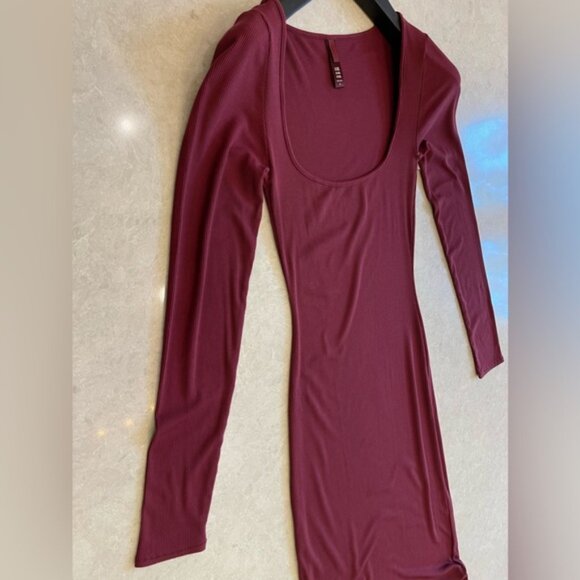 Skims Soft Lounge Long Sleeve Dress Ribbed in Wine Size M - Picture 6 of 14